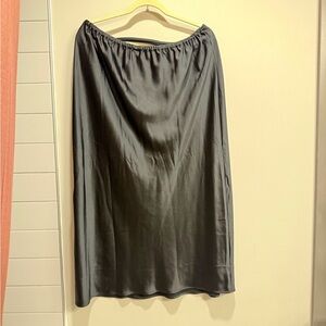 NWT Old Navy Satin Black Midi-Satin Skirt
